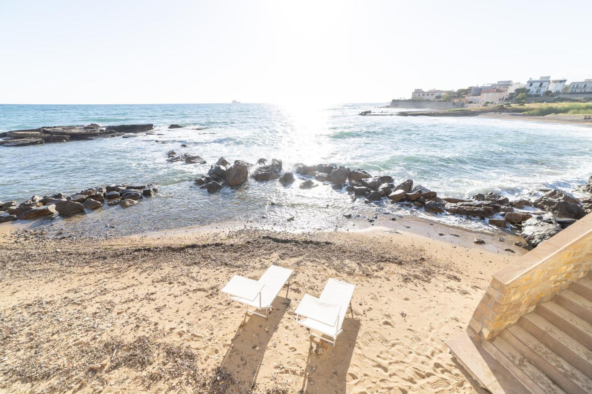 צ'יוויטווקיה Le Suites Sul Mare Di Esterina מראה חיצוני תמונה