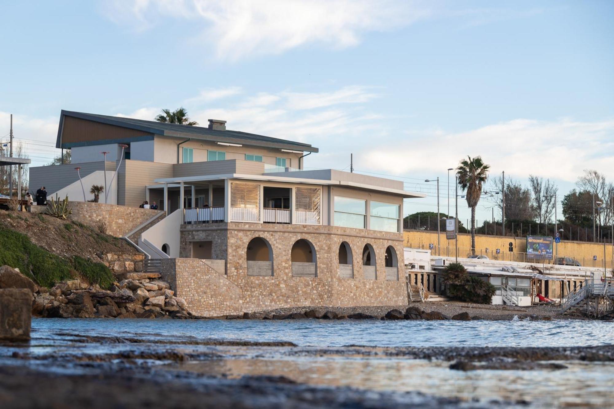 צ'יוויטווקיה Le Suites Sul Mare Di Esterina מראה חיצוני תמונה